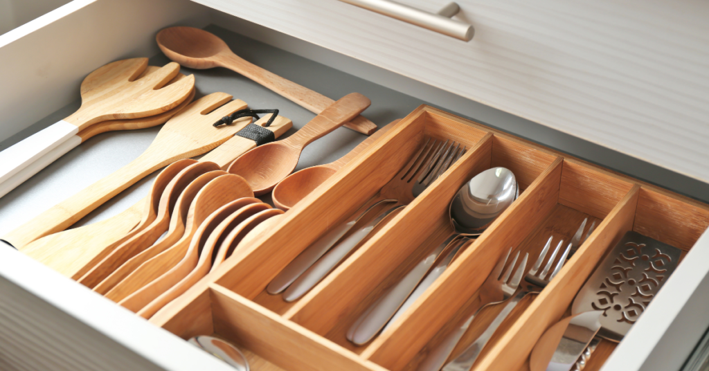 Como organizar uma cozinha pequena: 15 ideias práticas para ganhar espaço Design Sem Nome 14 1024x536